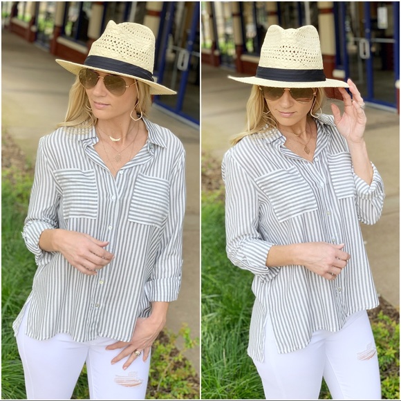 ✨LAST ONE✨Gray striped button up - Picture 2 of 3